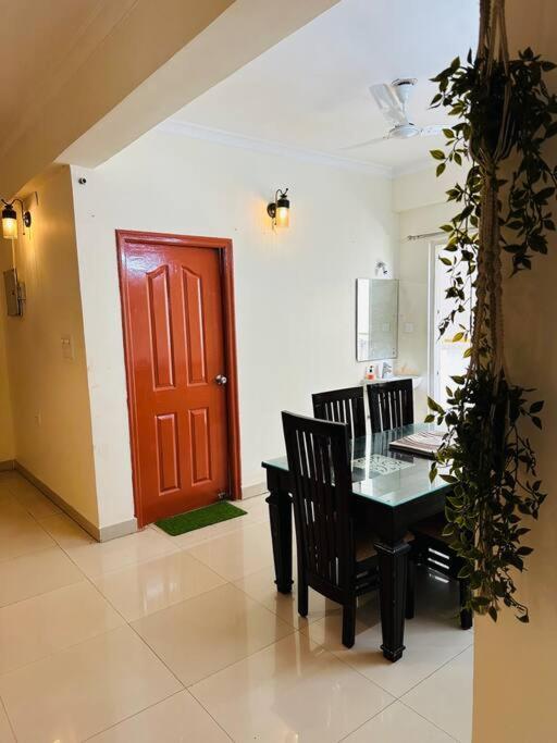 Tranquil Apartment Varanasi Exterior photo